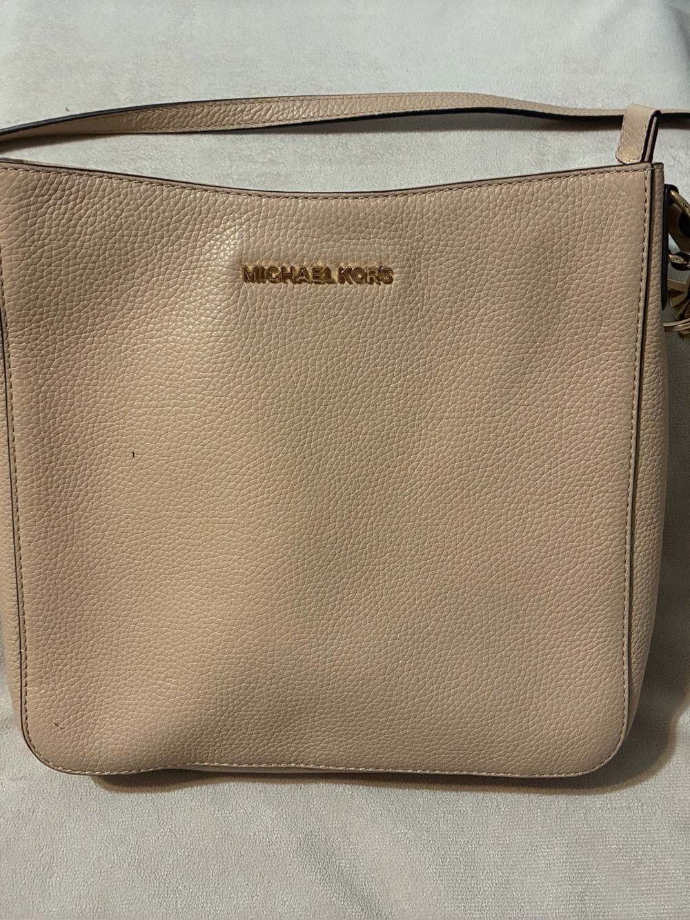 NWT Michael Kors Pebbled Leather Large Messenger in Oyster with Gold MK